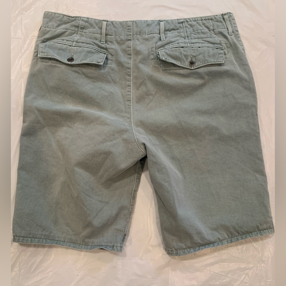 Levi's Light Green Men's Chino Shorts 36x10 - Picture 3 of 7